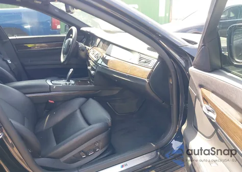 2011 BMW 740I z USA, uszkodzony, nr VIN WBAKA4C50BC392111